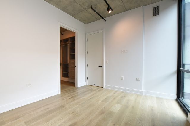 111 S PEORIA Street 302, Chicago, IL 60607