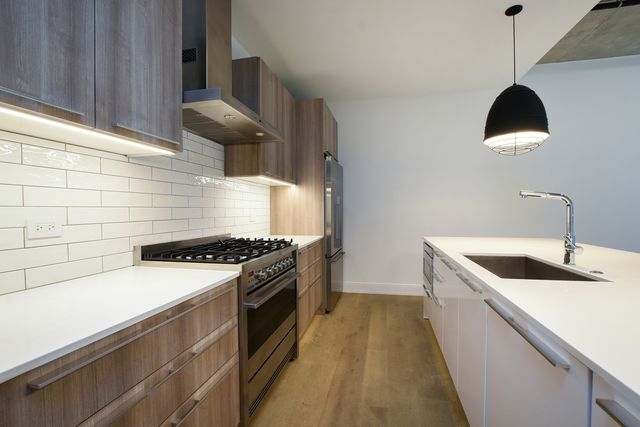 111 S PEORIA Street 302, Chicago, IL 60607