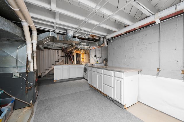 1435 Jersey Ridge Road, Davenport, IA 52803