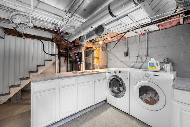 1435 Jersey Ridge Road, Davenport, IA 52803