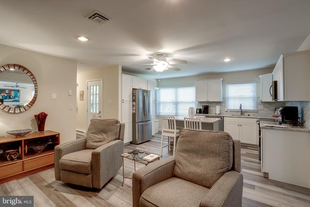 58 SHEFFIELD PL, Southampton, NJ 08088