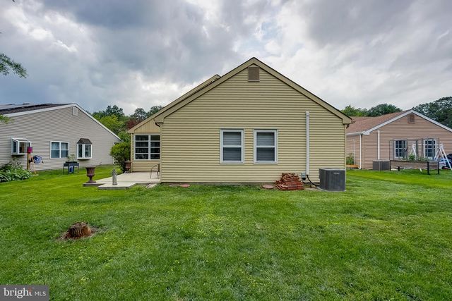 58 SHEFFIELD PL, Southampton, NJ 08088