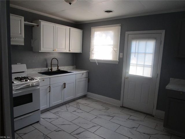 919 Ridgeway AVE, Hampton, VA 23661