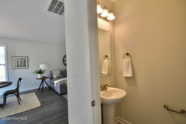 100 S Bandwheel Way, Hampstead, NC 28443