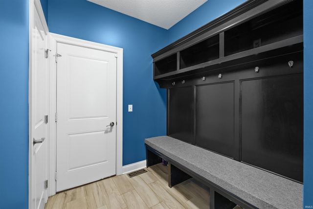 3529 Highlander Cove, Auburn, IN 46706