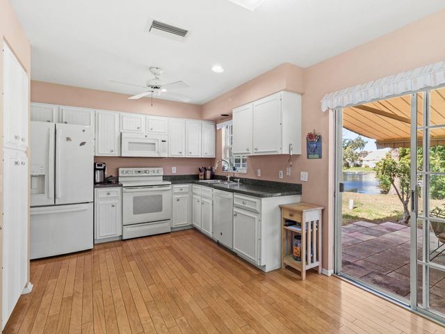 5704 34TH COURT W, Bradenton, FL 34210