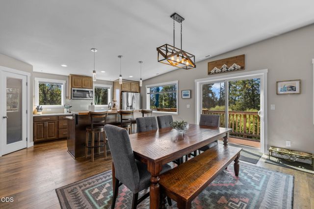 16732 Contorta Place, La Pine, OR 97739