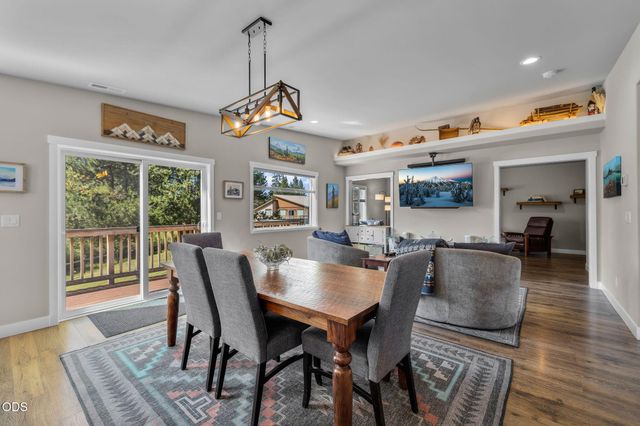 16732 Contorta Place, La Pine, OR 97739