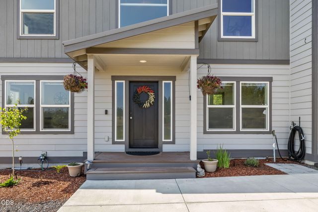 16732 Contorta Place, La Pine, OR 97739