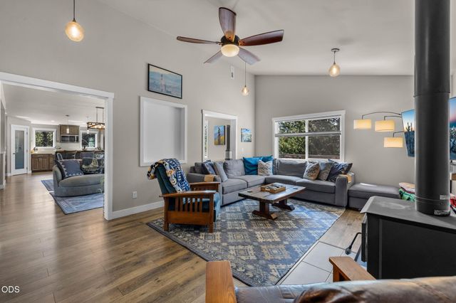 16732 Contorta Place, La Pine, OR 97739