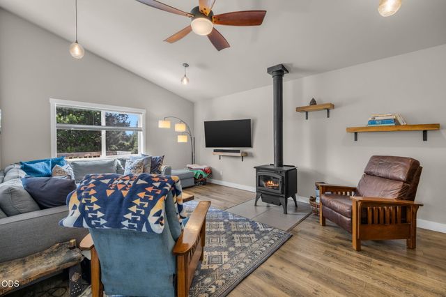 16732 Contorta Place, La Pine, OR 97739