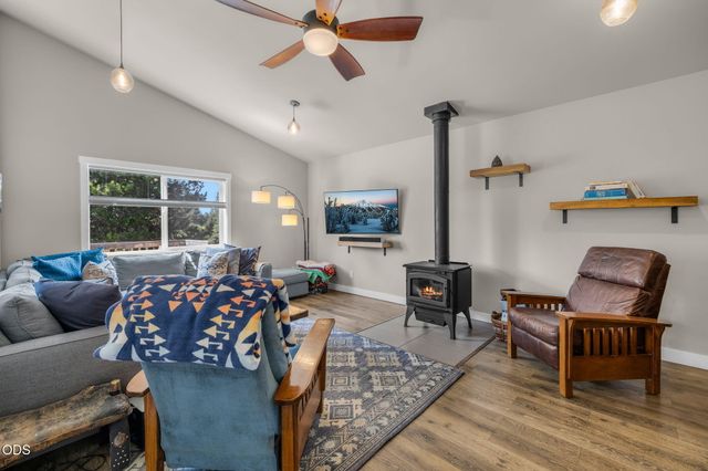 16732 Contorta Place, La Pine, OR 97739