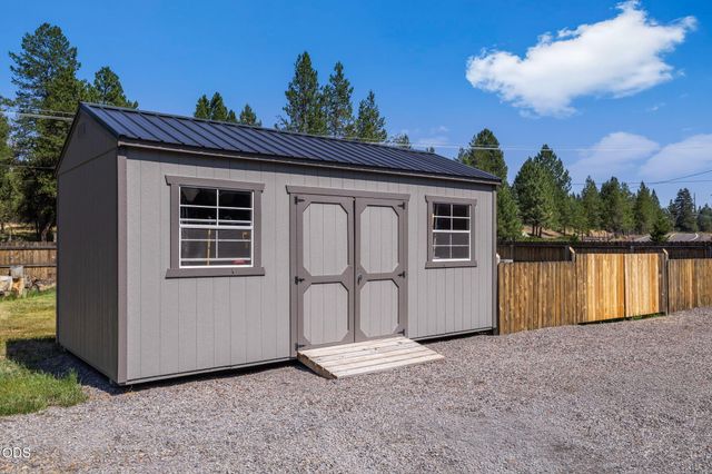 16732 Contorta Place, La Pine, OR 97739
