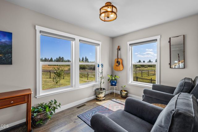 16732 Contorta Place, La Pine, OR 97739