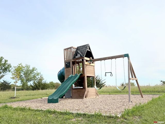 9930 Paris Court, Lincoln, NE 68339