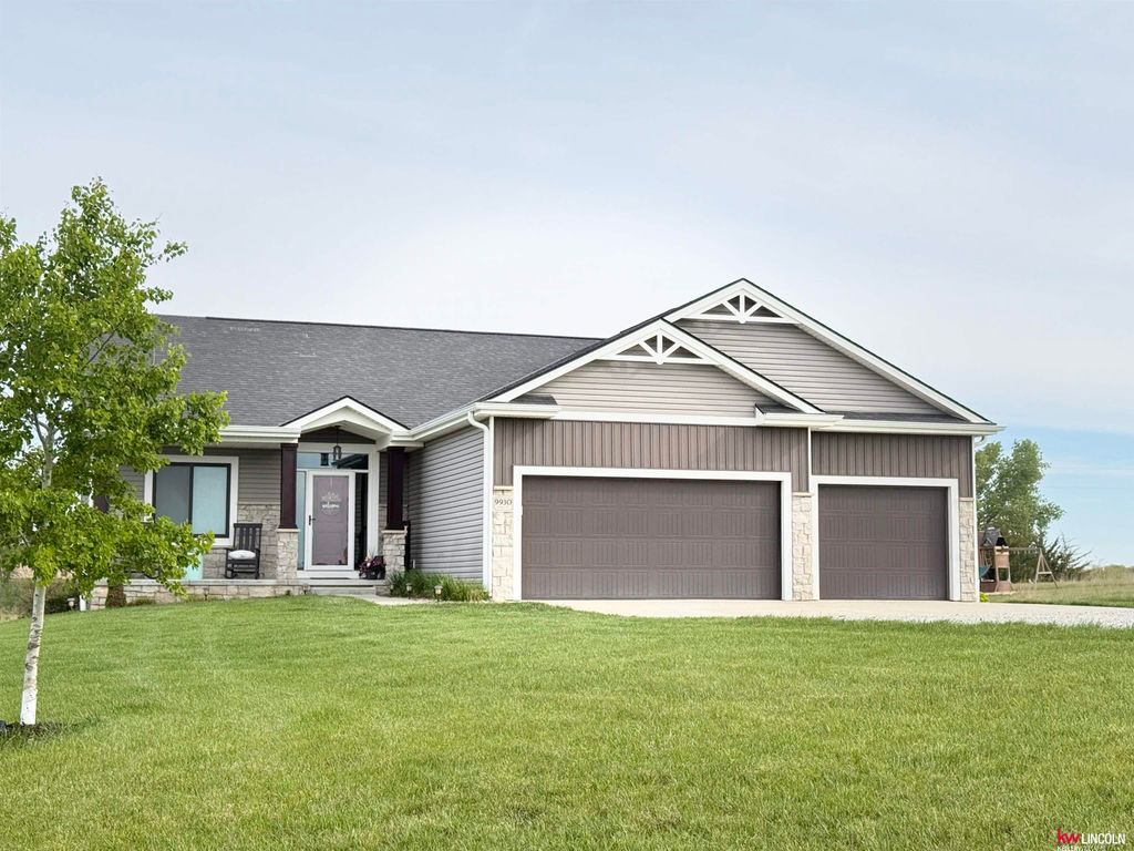 9930 Paris Court, Lincoln, NE 68339