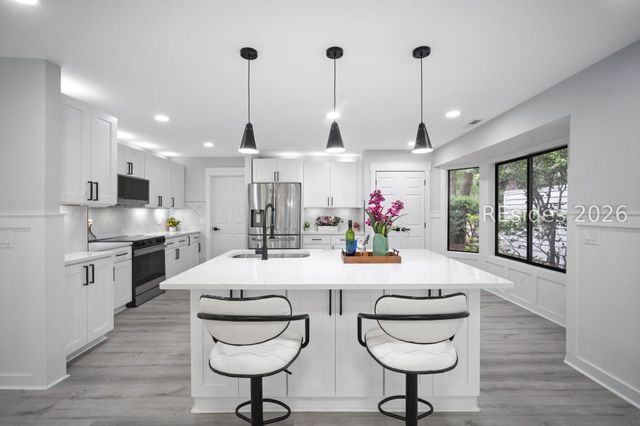 2 Fishermans Bend Ct, Hilton Head Island, SC 29926