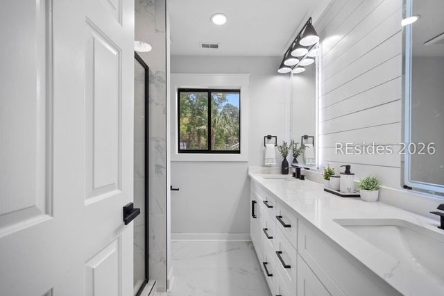 2 Fishermans Bend Ct, Hilton Head Island, SC 29926
