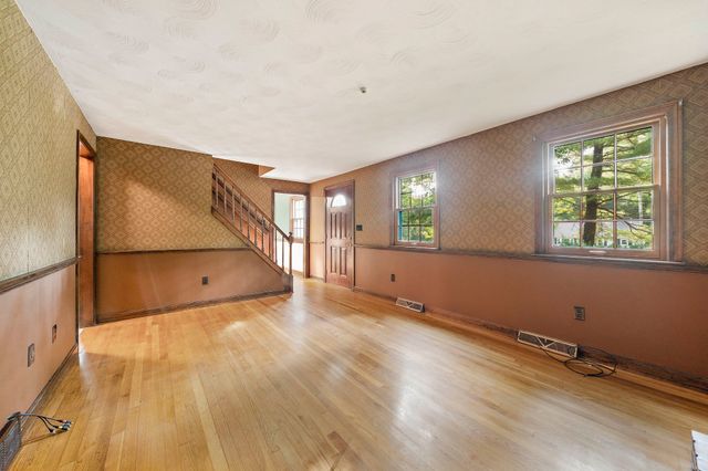 215 Bay State Cir, Hanson, MA 02341