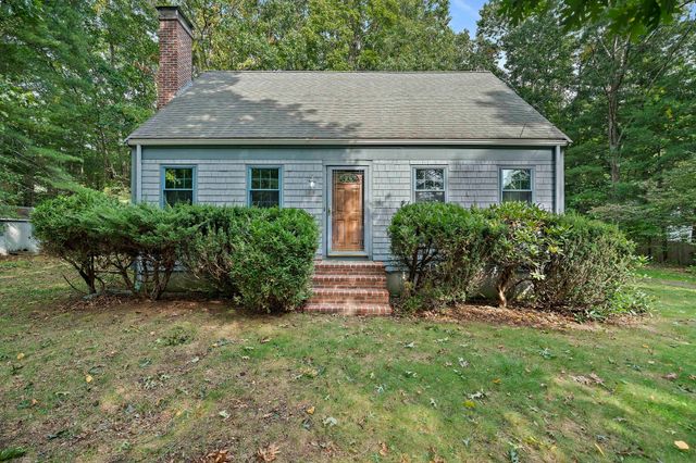 215 Bay State Cir, Hanson, MA 02341