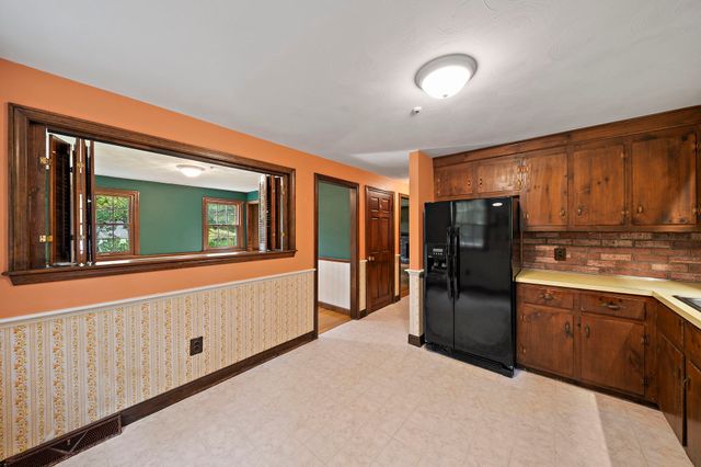 215 Bay State Cir, Hanson, MA 02341