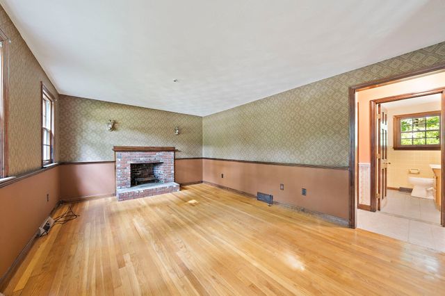 215 Bay State Cir, Hanson, MA 02341