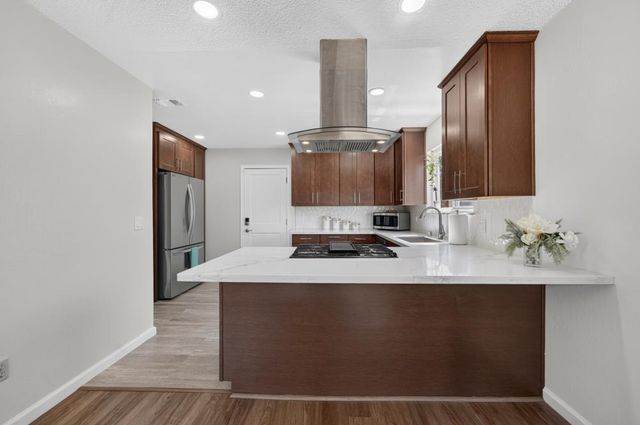 5645 Woodforest, Sacramento, CA 95842