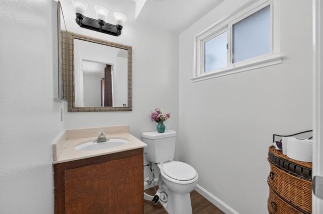 5645 Woodforest, Sacramento, CA 95842