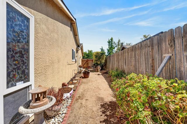 5645 Woodforest, Sacramento, CA 95842
