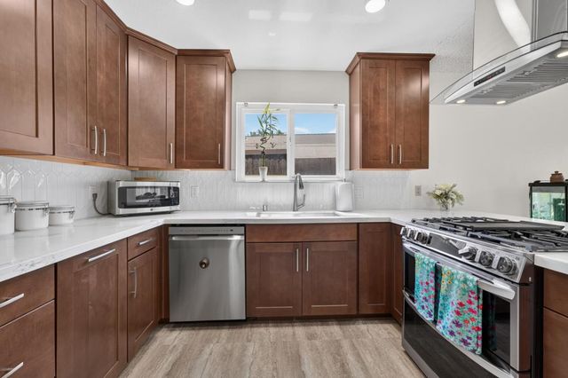 5645 Woodforest, Sacramento, CA 95842