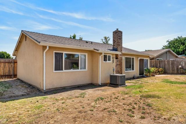 5645 Woodforest, Sacramento, CA 95842