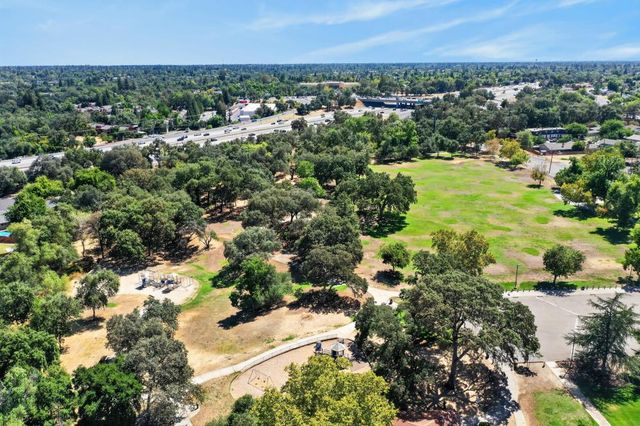5645 Woodforest, Sacramento, CA 95842