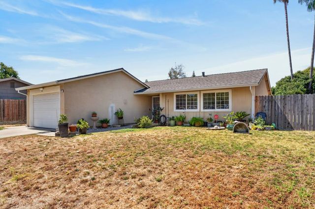 5645 Woodforest, Sacramento, CA 95842