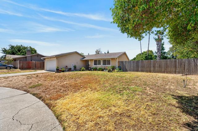 5645 Woodforest, Sacramento, CA 95842