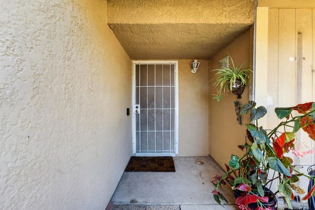 5645 Woodforest, Sacramento, CA 95842