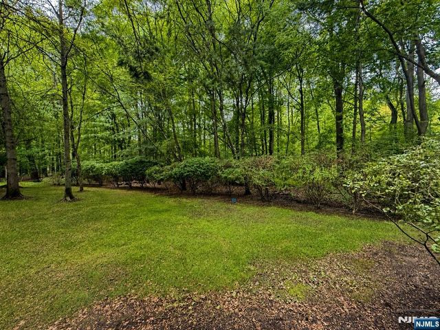 151 Prestwick Way 151, Edison, NJ 08820