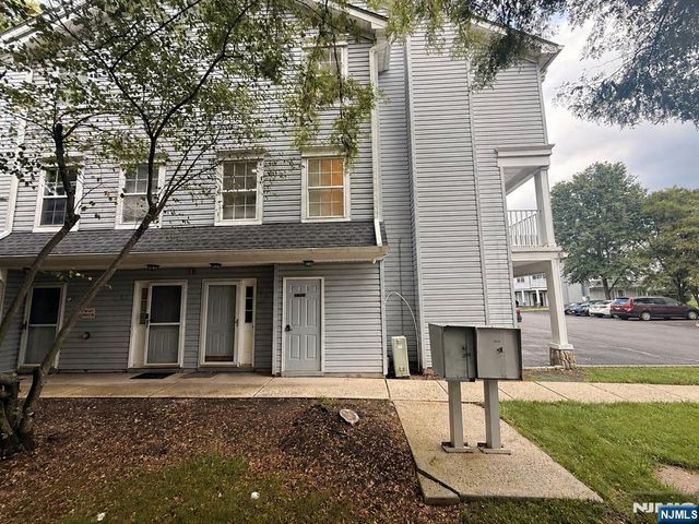 151 Prestwick Way 151, Edison, NJ 08820