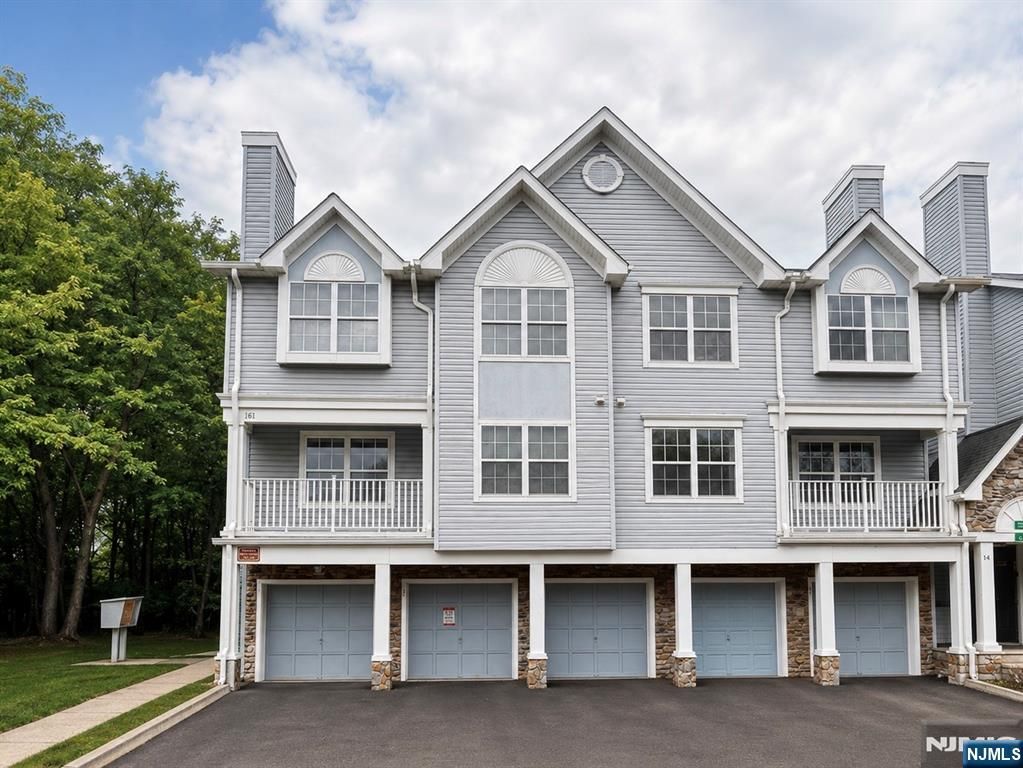 151 Prestwick Way 151, Edison, NJ 08820