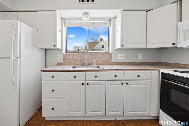 202 Main Street APT 3H, West Haven, CT 06516