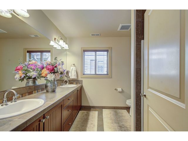 4712 Ne 93RD St, Vancouver, WA 98665