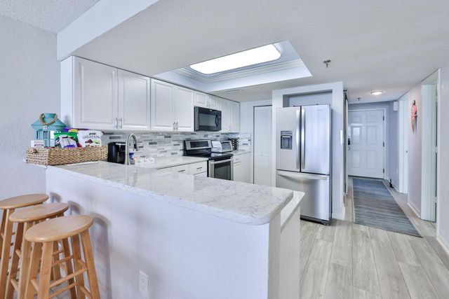 523 S Ocean Blvd Apt 802, North Myrtle Beach, SC 29582