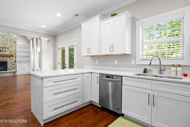 8337 Bluestone Lane, Knoxville, TN 37938