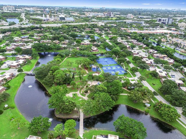 2523 25th Lane, Palm Beach Gardens, FL 33418