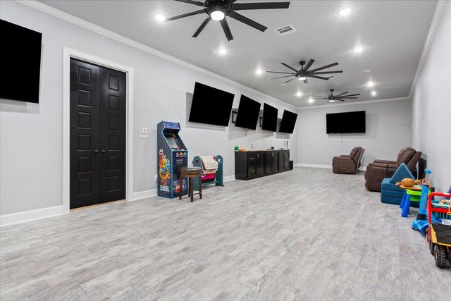 10940 Wedel Cemetery RD, Rogers, TX 76569