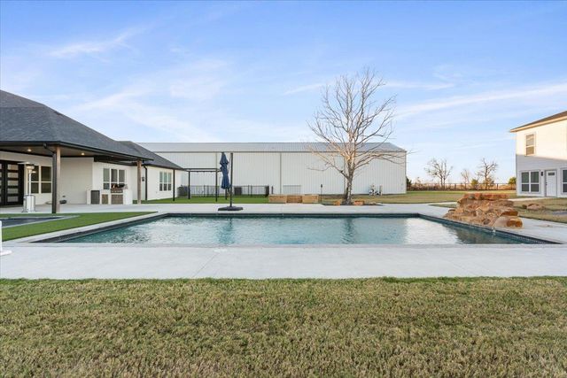 10940 Wedel Cemetery RD, Rogers, TX 76569