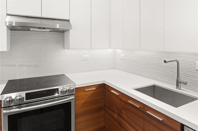 5555 Collins Ave 17J, Miami Beach, FL 33140