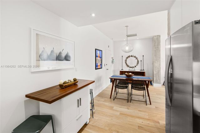 5555 Collins Ave 17J, Miami Beach, FL 33140