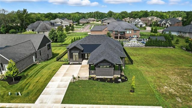 1943 Horseshoe Bend, Dayton, OH 45458