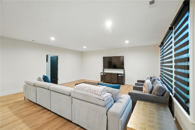 1943 Horseshoe Bend, Dayton, OH 45458