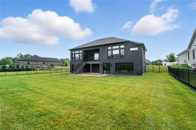 1943 Horseshoe Bend, Dayton, OH 45458